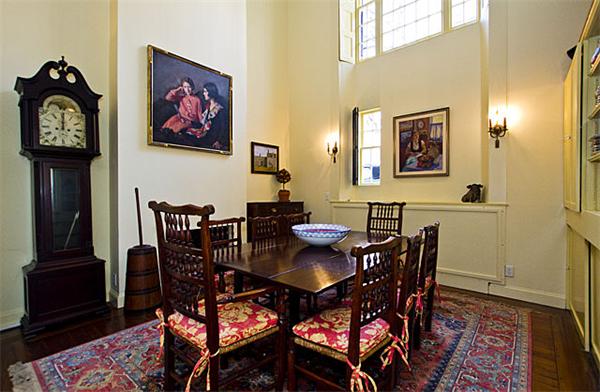 74 Chestnut Street Boston, MA 02108 - Photo 3 of 13 a view of a dining room with furniture