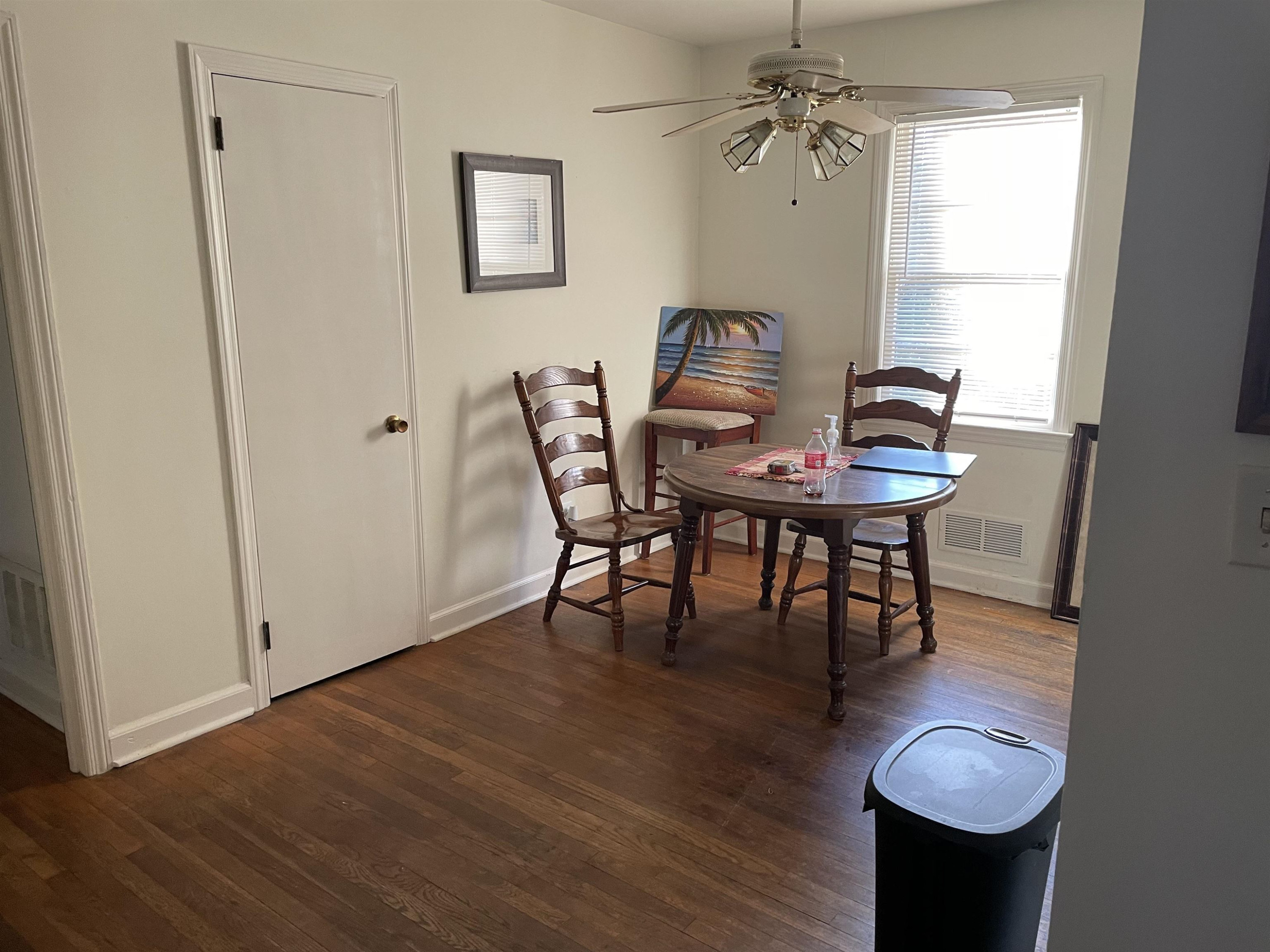 1518 Ashburton Road Raleigh, NC 27606 - Photo 3 of 10 Eat in Kitchen