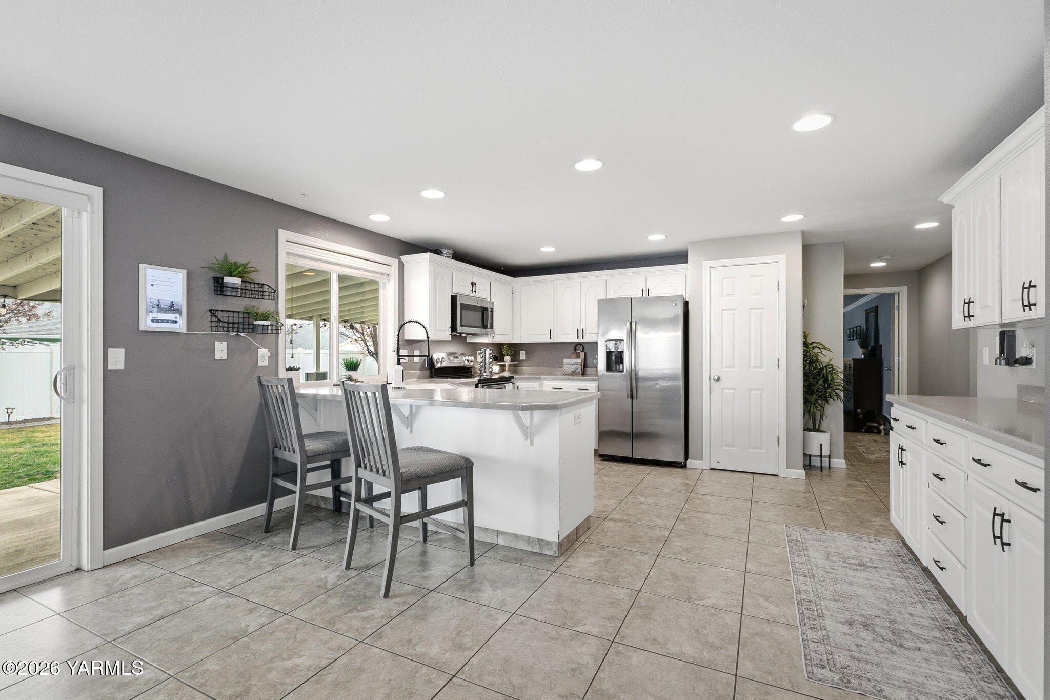 204 Clemans Avenue Moxee, WA 98936 - Photo 13 of 29 Kitchen