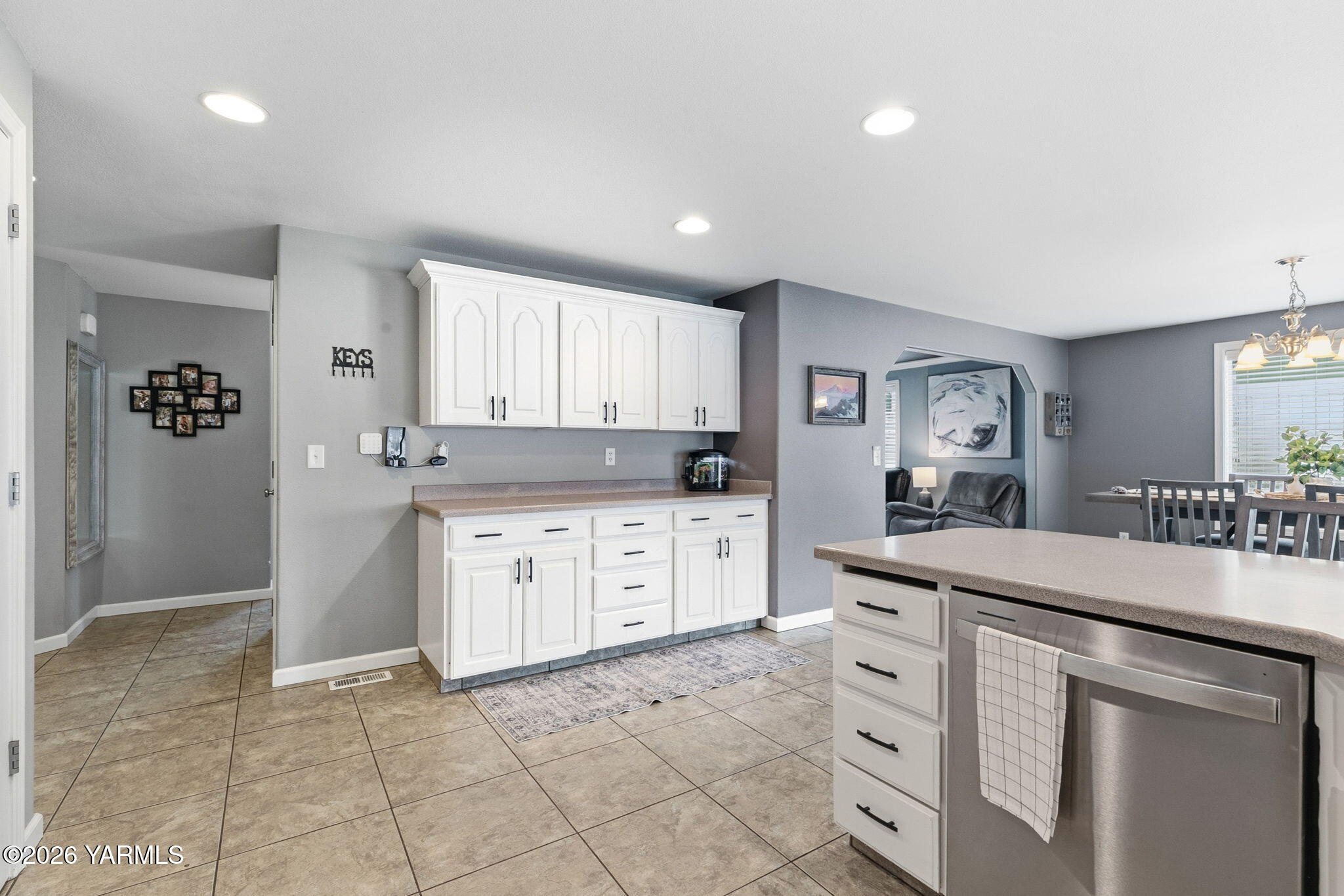 204 Clemans Avenue Moxee, WA 98936 - Photo 16 of 29 Kitchen