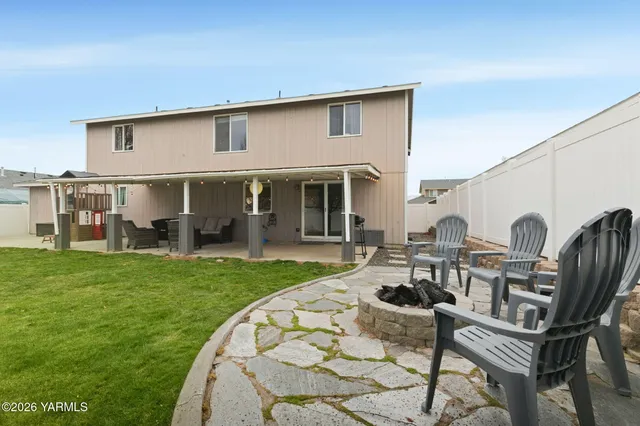 $499,000 | 204 Clemans Avenue, Moxee, WA 98936