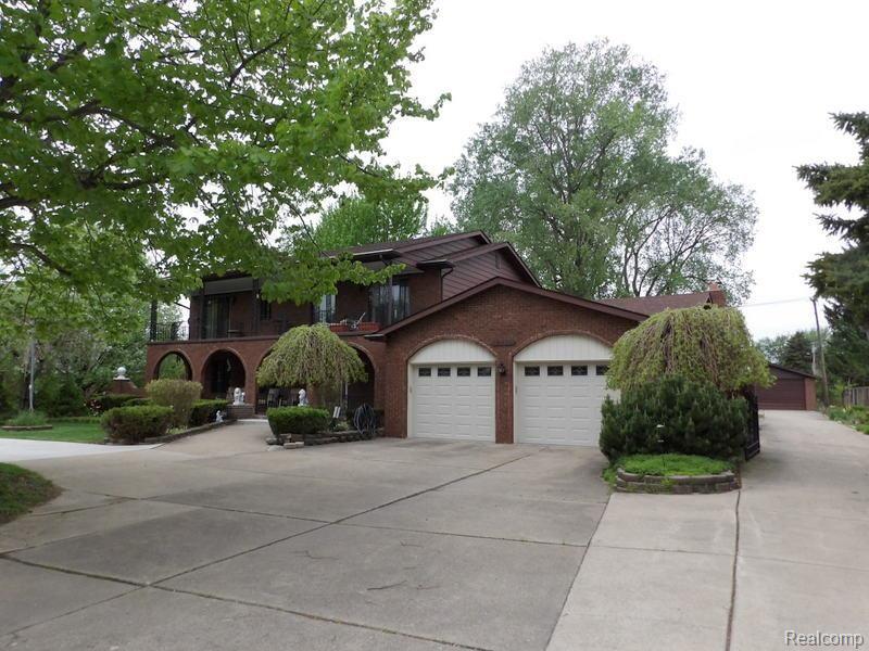 13710 Reeck Road Southgate, MI 48195 - Photo 1 of 63 100_2945.jpg