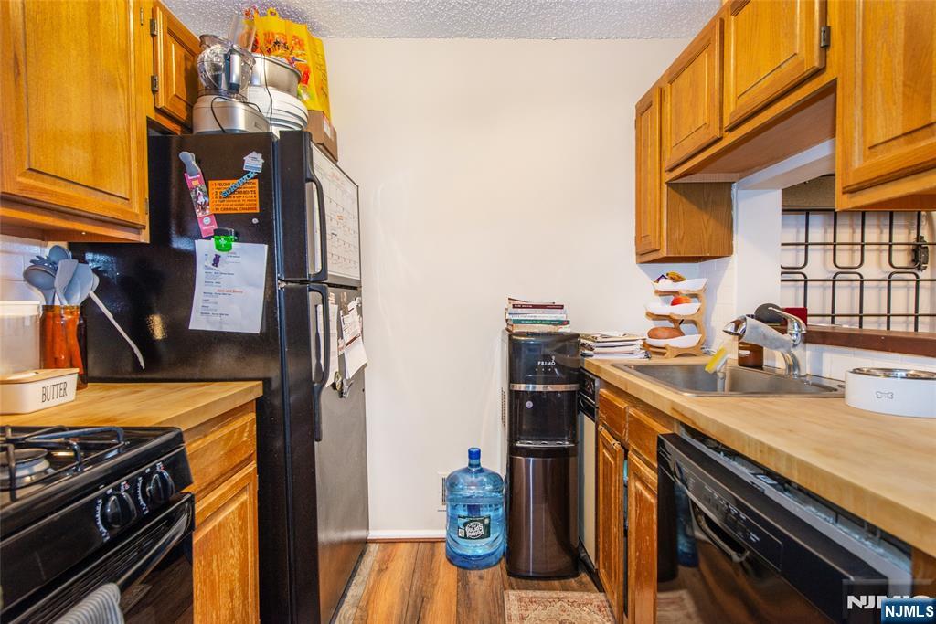 1206 Sycamore Lane Mahwah, NJ 07430 - Photo 4 of 15