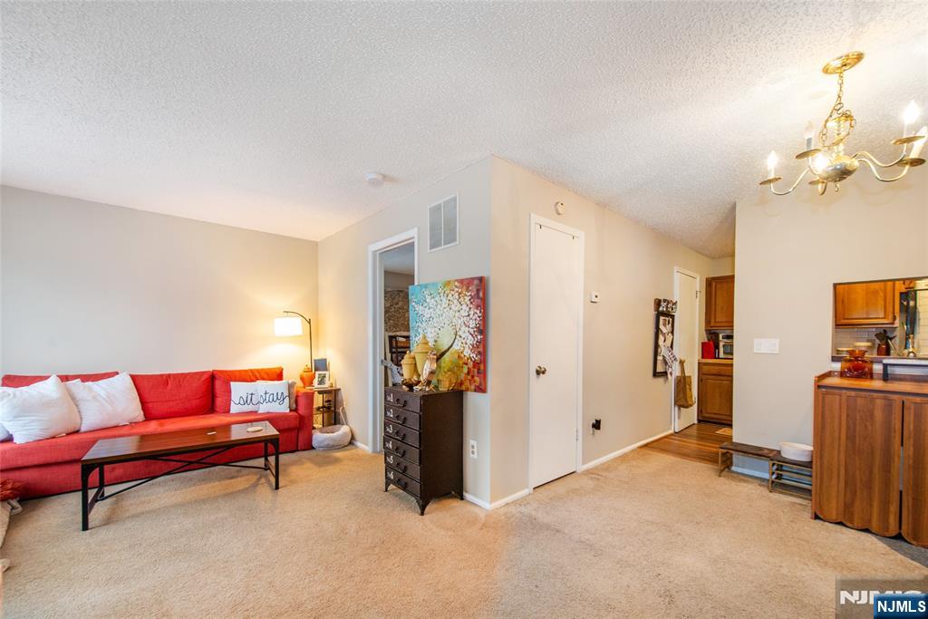 1206 Sycamore Lane Mahwah, NJ 07430 - Photo 6 of 15