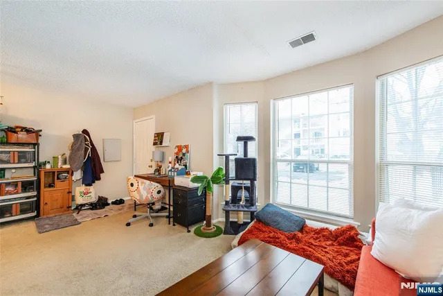 $339,900 | 1206 Sycamore Lane, Mahwah, NJ 07430