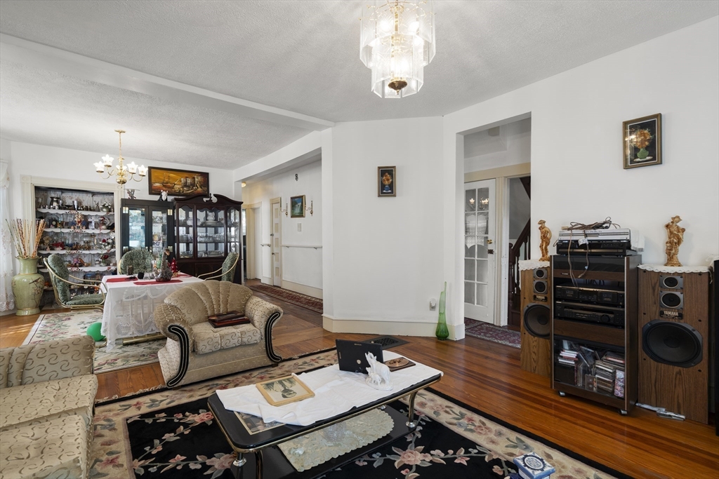 87 Hamilton Street Boston, MA 02125 - Photo 14 of 39