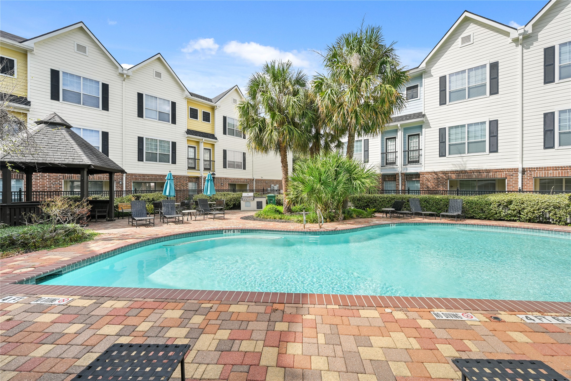 9200 Westheimer Road, Unit 706 Houston, TX 77063 - Photo 39 of 43 a house view with a garden space