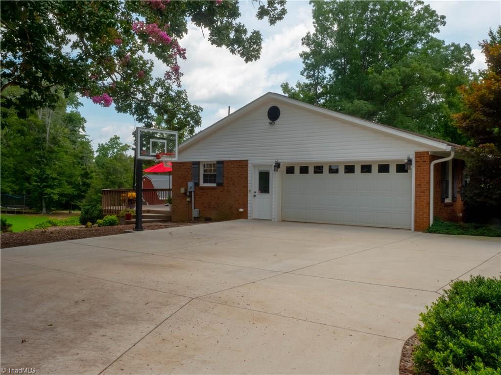 1282 Arnold Road Lexington, NC 27295 - Photo 4 of 26 Gallery Image 4