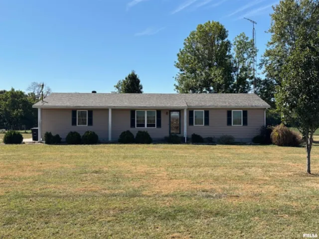 $219,000 | 962 Red Stripe Road, Sandoval, IL 62882