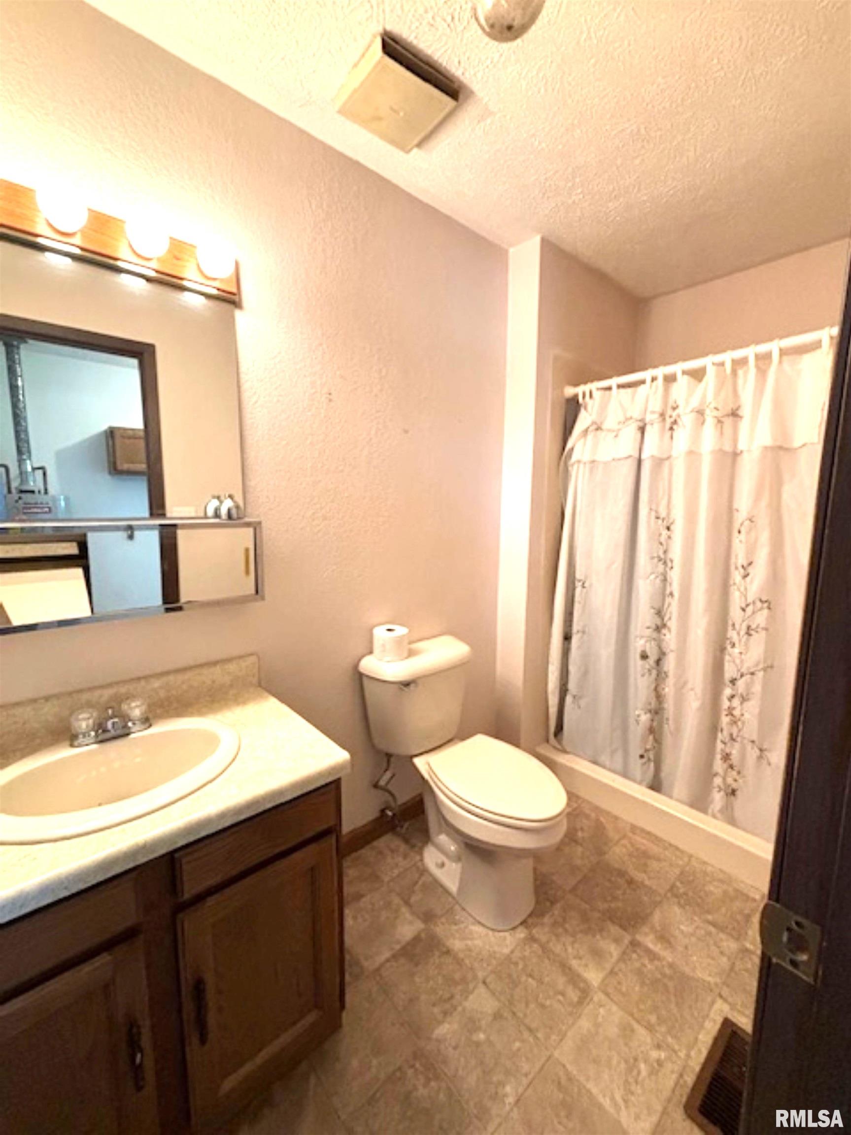 962 Red Stripe Road Sandoval, IL 62882 - Photo 13 of 17