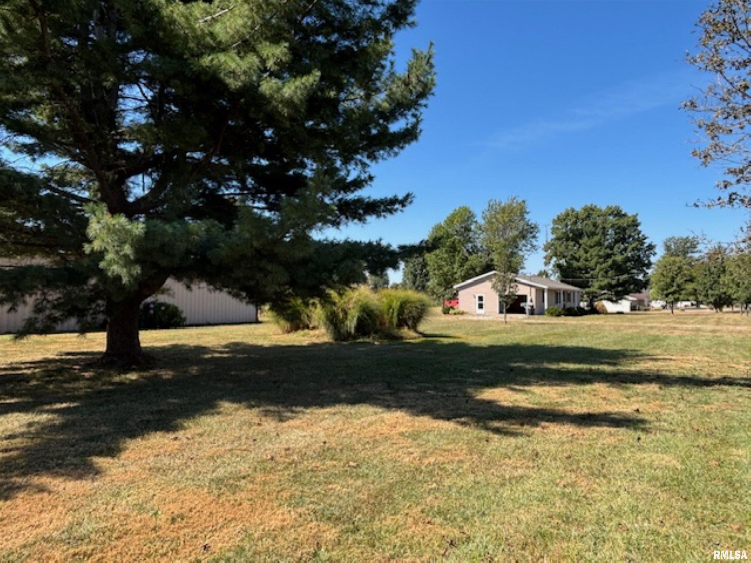 962 Red Stripe Road Sandoval, IL 62882 - Photo 6 of 17