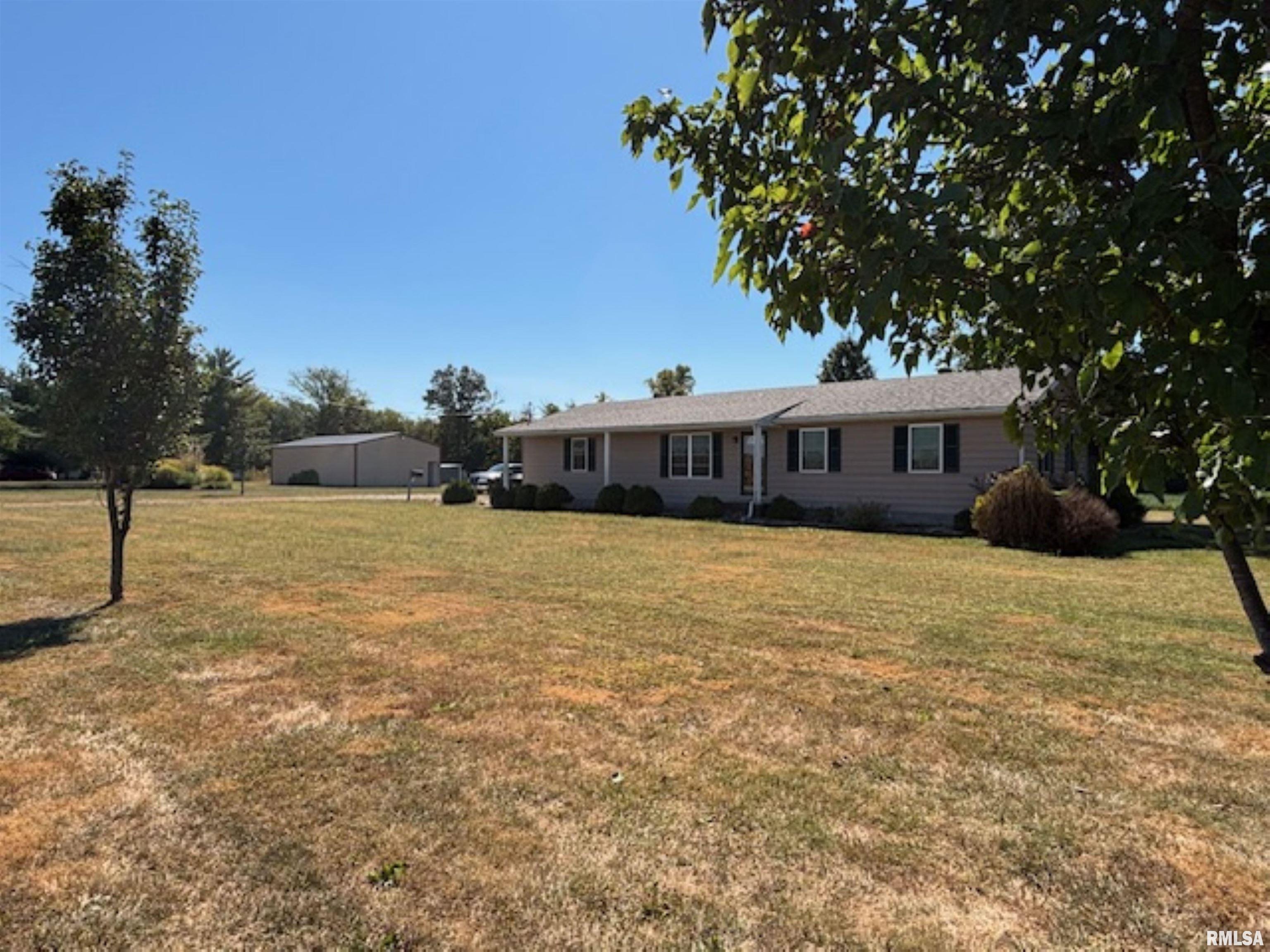 962 Red Stripe Road Sandoval, IL 62882 - Photo 7 of 17