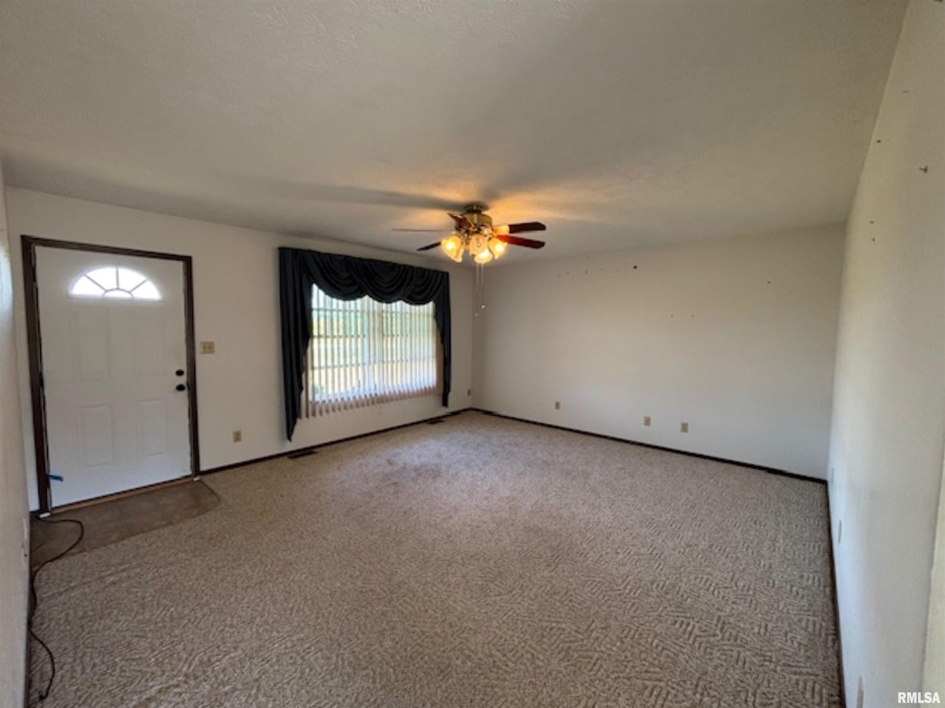 962 Red Stripe Road Sandoval, IL 62882 - Photo 9 of 17