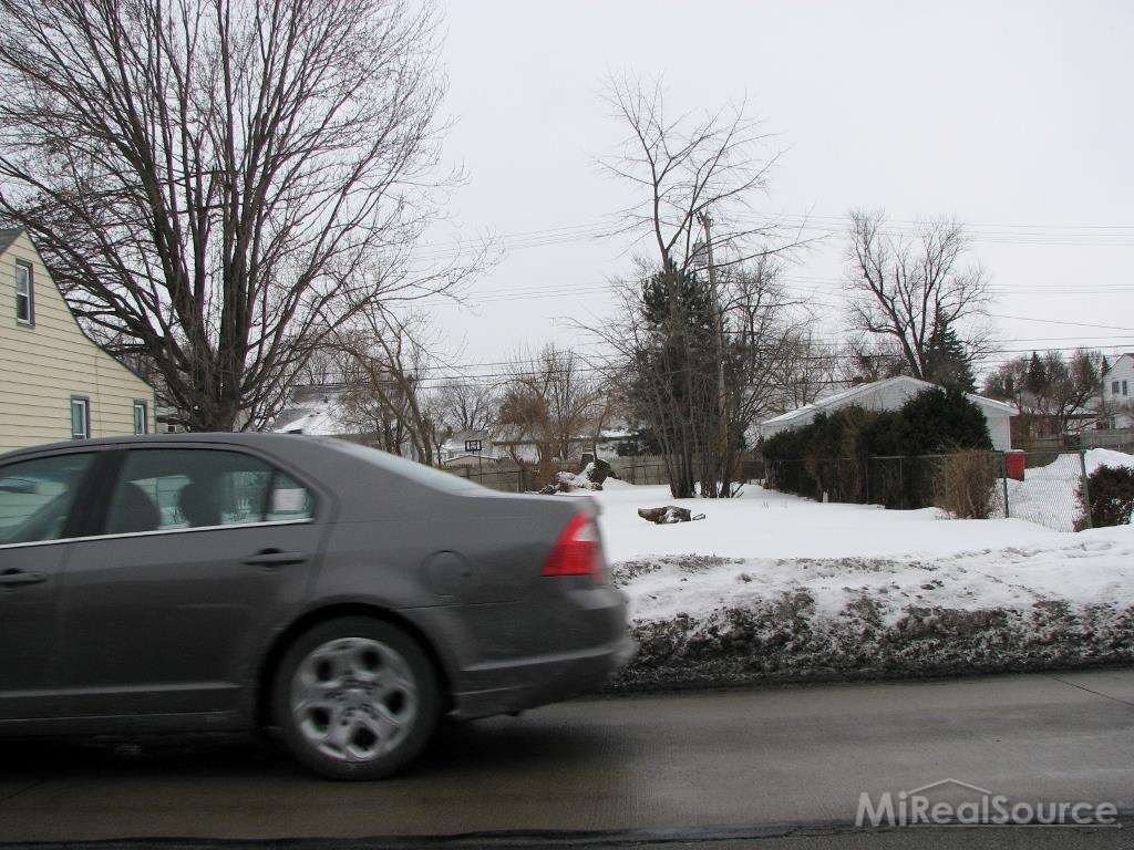 16444 East 10 Mile Road Eastpointe, MI 48021 - Photo 2 of 3 Gallery Image 2