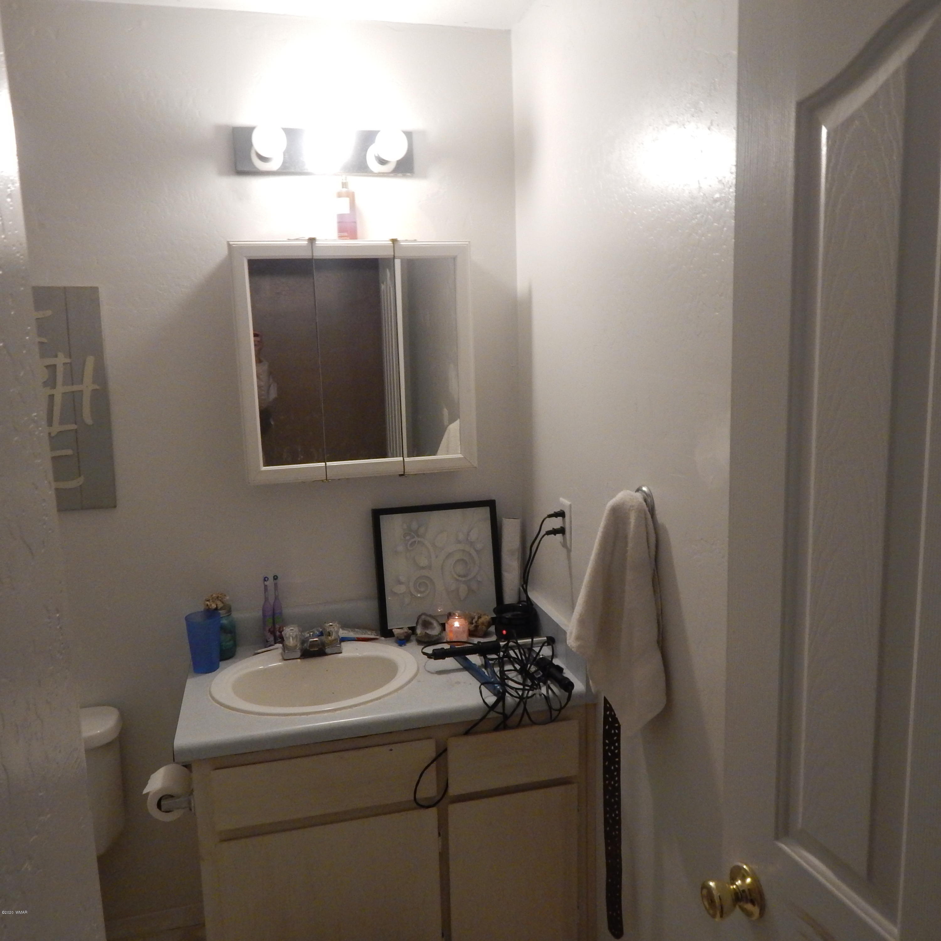 136 Hamblin Street Eagar, AZ 85925 - Photo 9 of 12