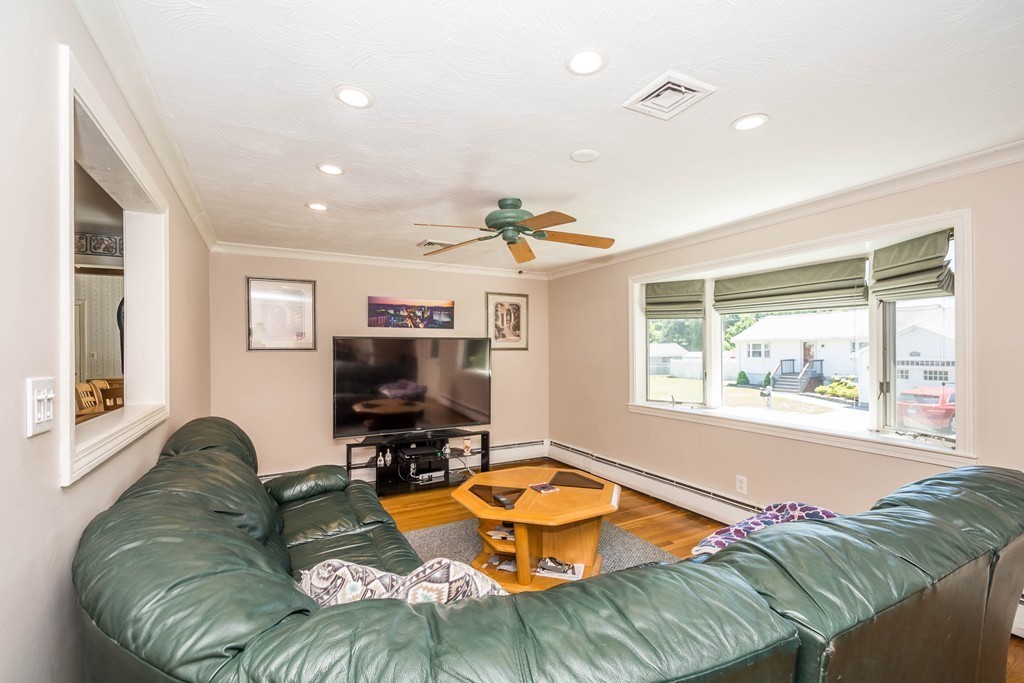 11 Hayden Road Billerica, MA 01862 - Photo 10 of 30 Gallery Image 10