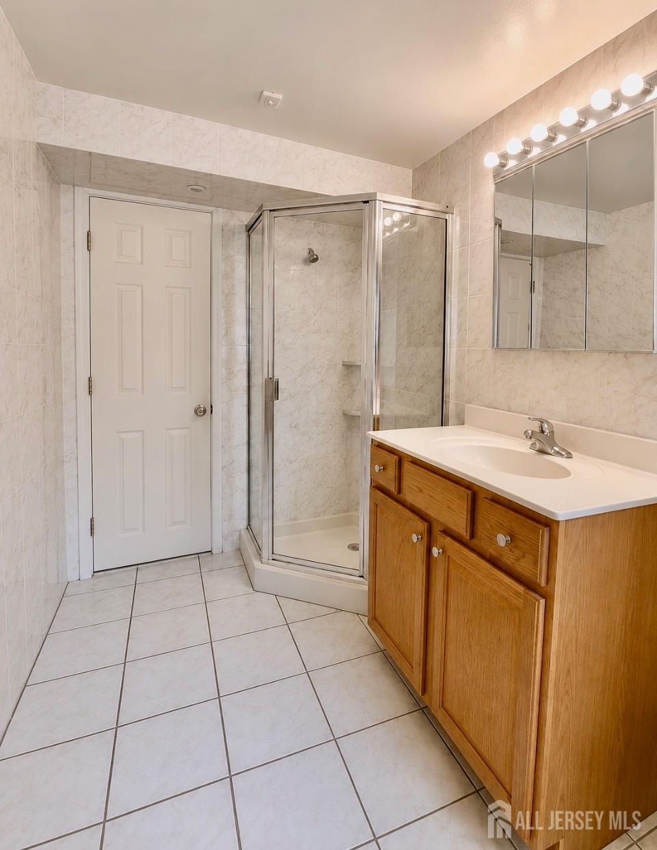 29 Tompkins Road East Brunswick, NJ 08816 - Photo 20 of 29 Gallery Image 20