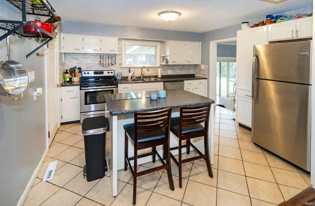 $179,000 | 6066 County Road 1090 West, Newburgh, IN 47630