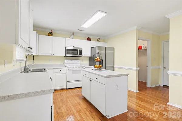 $407,900 | 14212 Waterlyn Drive, Charlotte, NC 28278