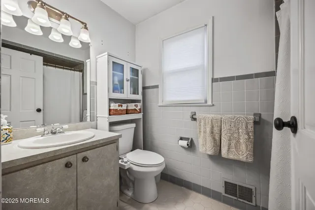 $679,000 | 5 Briar Road, Freehold, NJ 07728