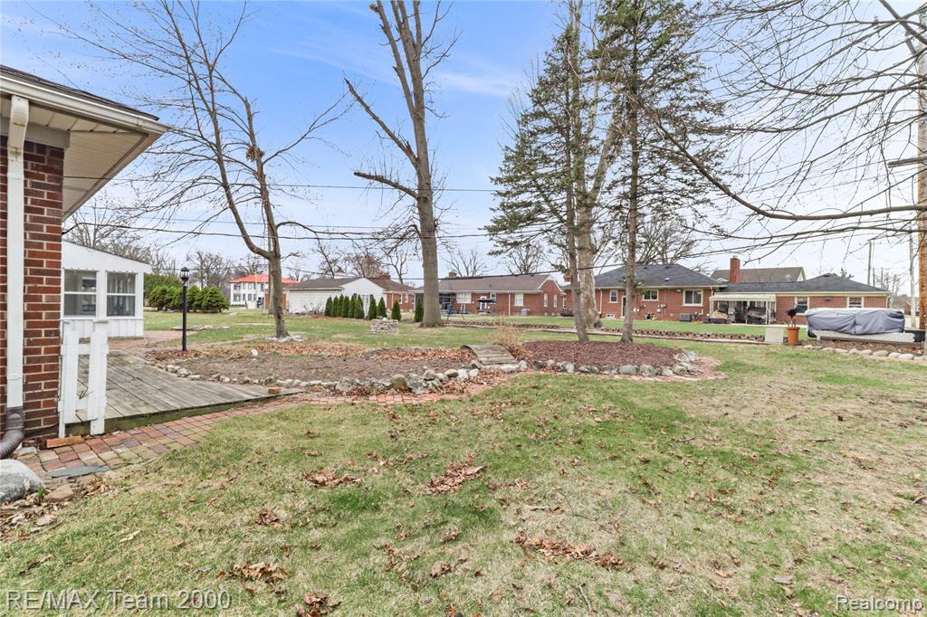 1445 Belmont Street Dearborn, MI 48128 - Photo 6 of 33
