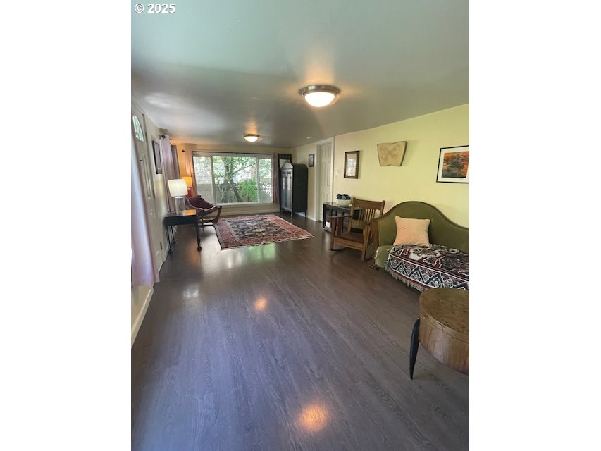 239 D Street Springfield, OR 97477 - Photo 2 of 14