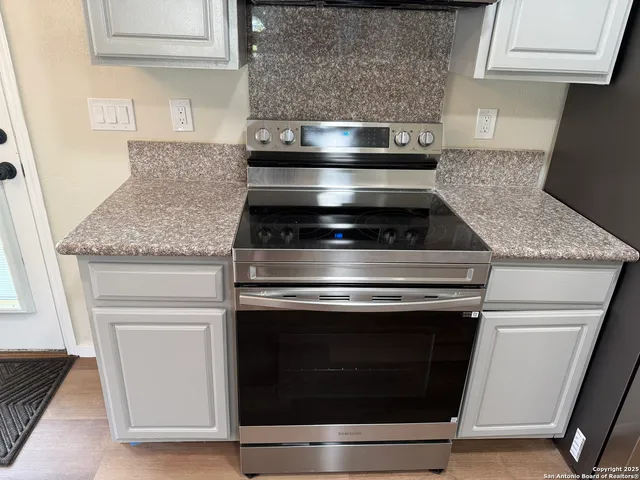 $1,700 | 938 Canyon Ridge Drive, San Antonio, TX 78227