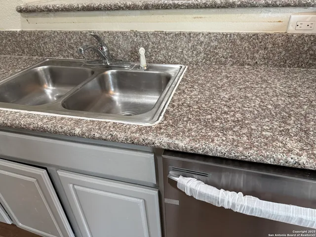 $1,700 | 938 Canyon Ridge Drive, San Antonio, TX 78227