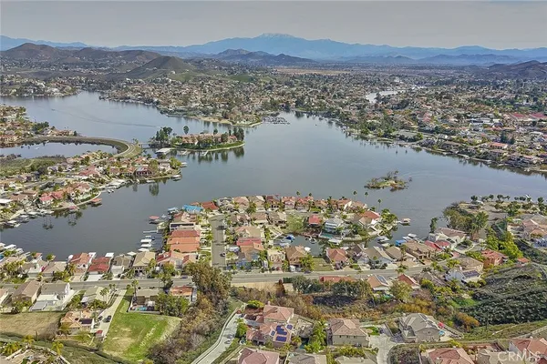 $3,100 | 17 Corte Montena, Lake Elsinore, CA 92532