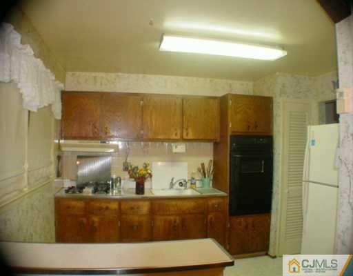 185 Phillips Road Somerset, NJ 08873 - Photo 2 of 7 Gallery Image 2