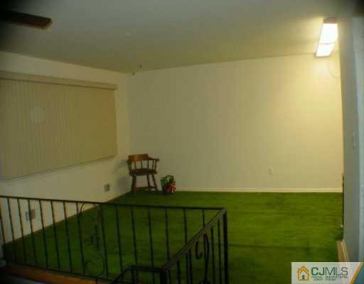 185 Phillips Road Somerset, NJ 08873 - Photo 3 of 7 Gallery Image 3