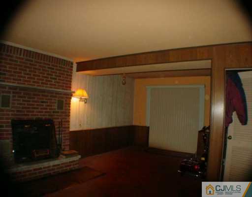 185 Phillips Road Somerset, NJ 08873 - Photo 4 of 7 Gallery Image 4