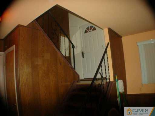 185 Phillips Road Somerset, NJ 08873 - Photo 5 of 7 Gallery Image 5
