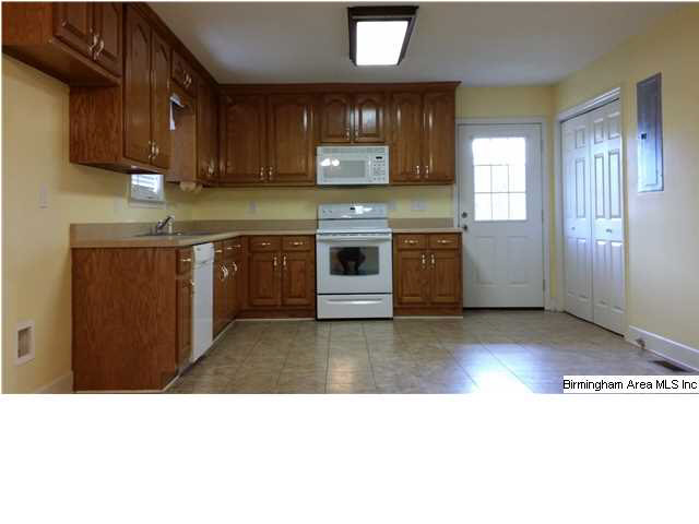 332 Deerfield Road Hayden, AL 35079 - Photo 4 of 14