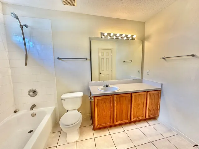 a view of a pathway of a house