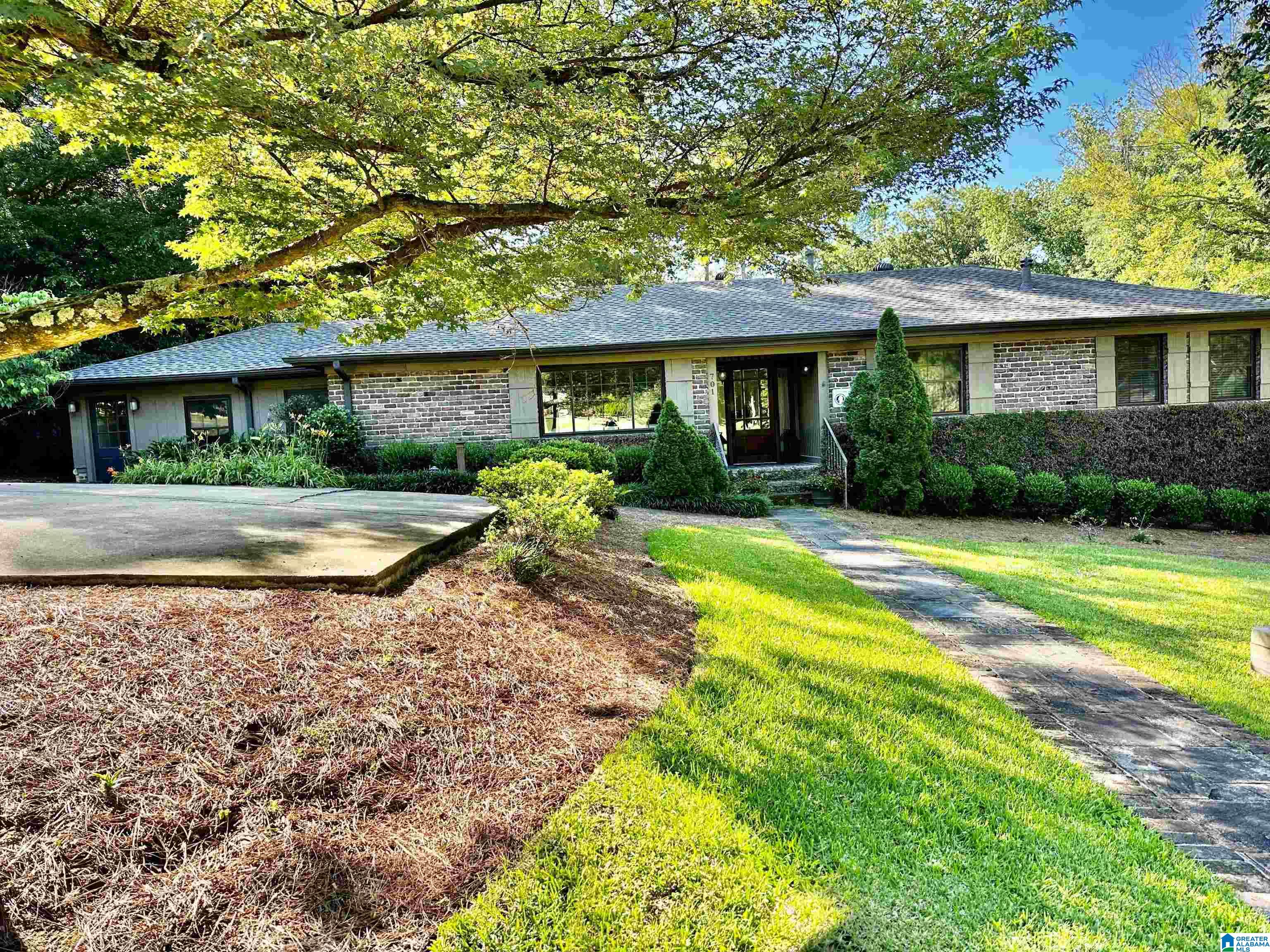 701 Belmont Road Birmingham, AL 35209 - Photo 2 of 45