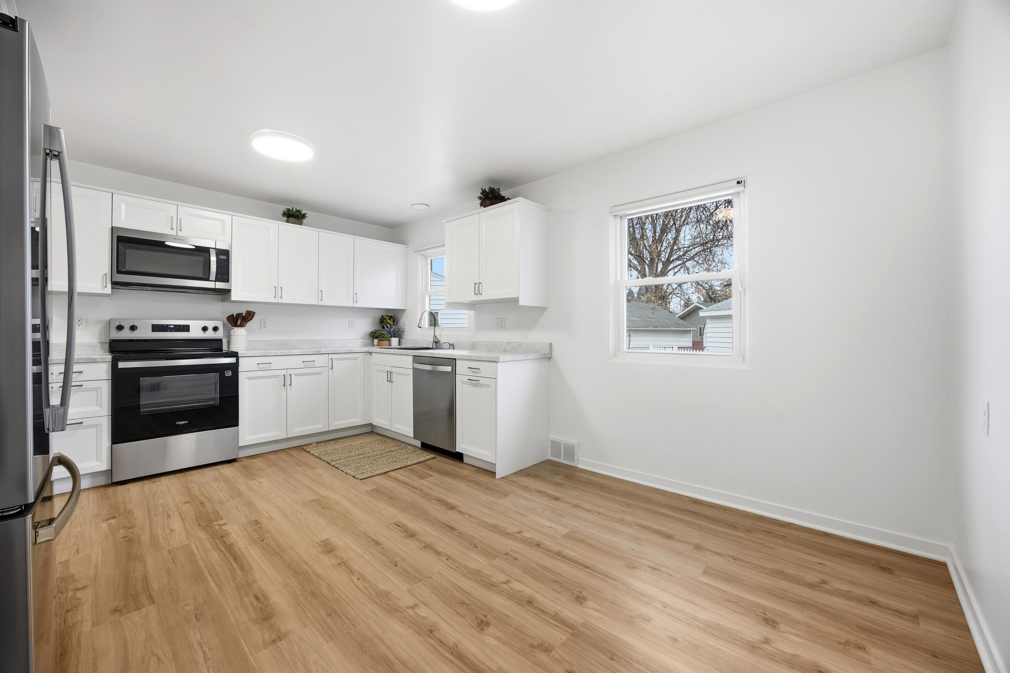 1425 11th Street South Fargo, ND 58103 - Photo 9 of 37