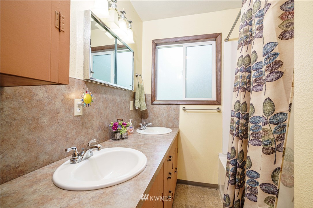 2506 Hazel Dell Road Castle Rock, WA 98611 - Photo 16 of 40 Gallery Image 16