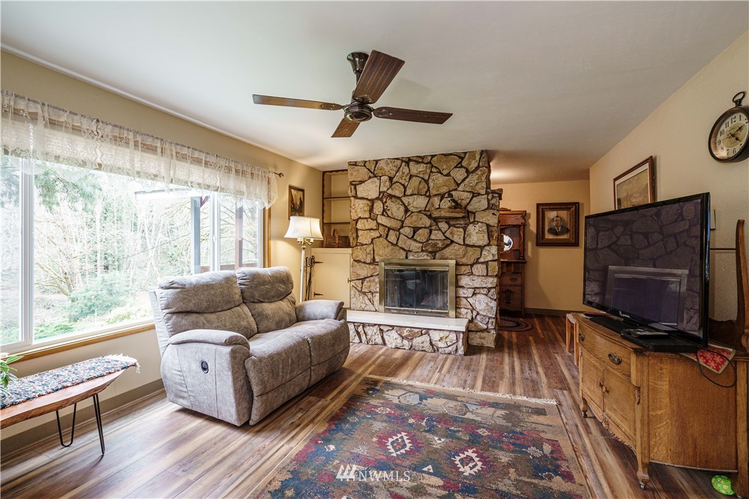 2506 Hazel Dell Road Castle Rock, WA 98611 - Photo 6 of 40 Gallery Image 6