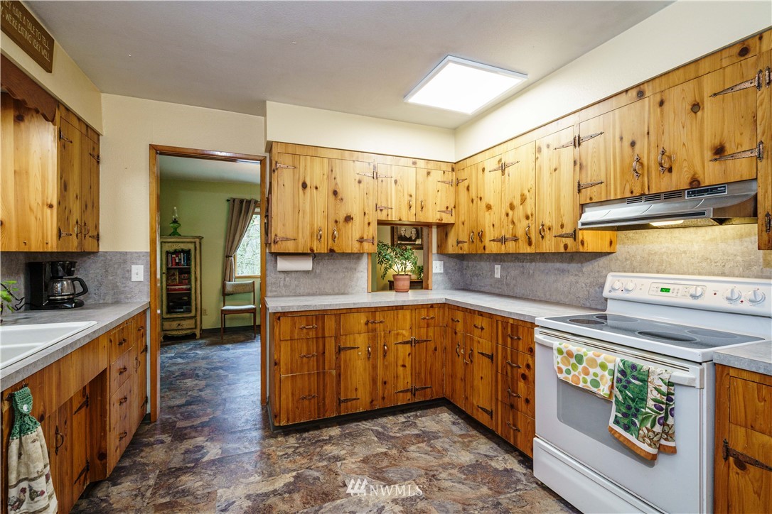 2506 Hazel Dell Road Castle Rock, WA 98611 - Photo 8 of 40 Gallery Image 8