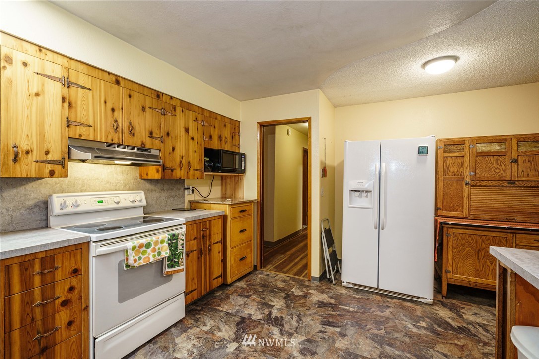 2506 Hazel Dell Road Castle Rock, WA 98611 - Photo 9 of 40 Gallery Image 9