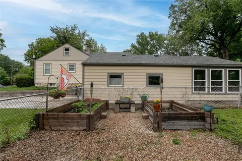 $359,900 | 8309 Belleview Avenue, Kansas City, MO 64114