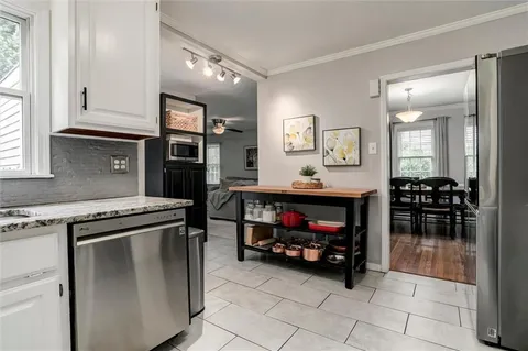 $359,900 | 8309 Belleview Avenue, Kansas City, MO 64114