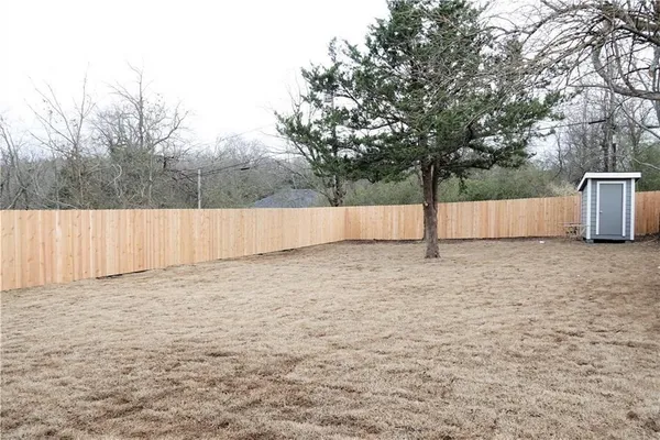 $1,400 | 424 East Nelson Street, Denison, TX 75021