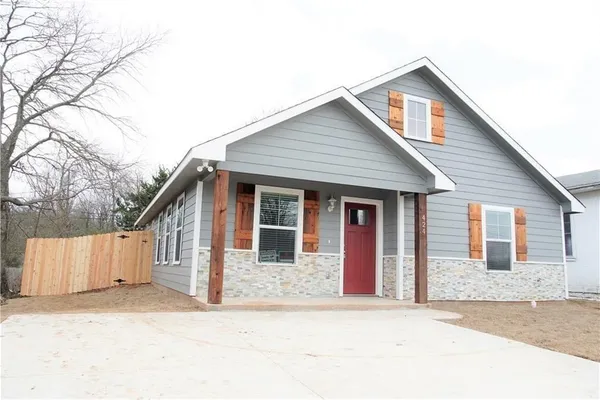 $1,400 | 424 East Nelson Street, Denison, TX 75021
