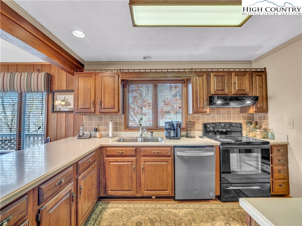 200 Tamarack Road Beech Mountain, NC 28604 - Photo 16 of 43 Gallery Image 16
