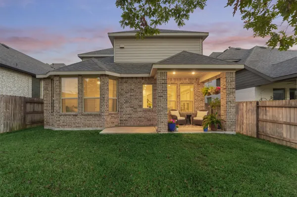 $498,990 | 530 West Cascade Heights Drive, Montgomery, TX 77316