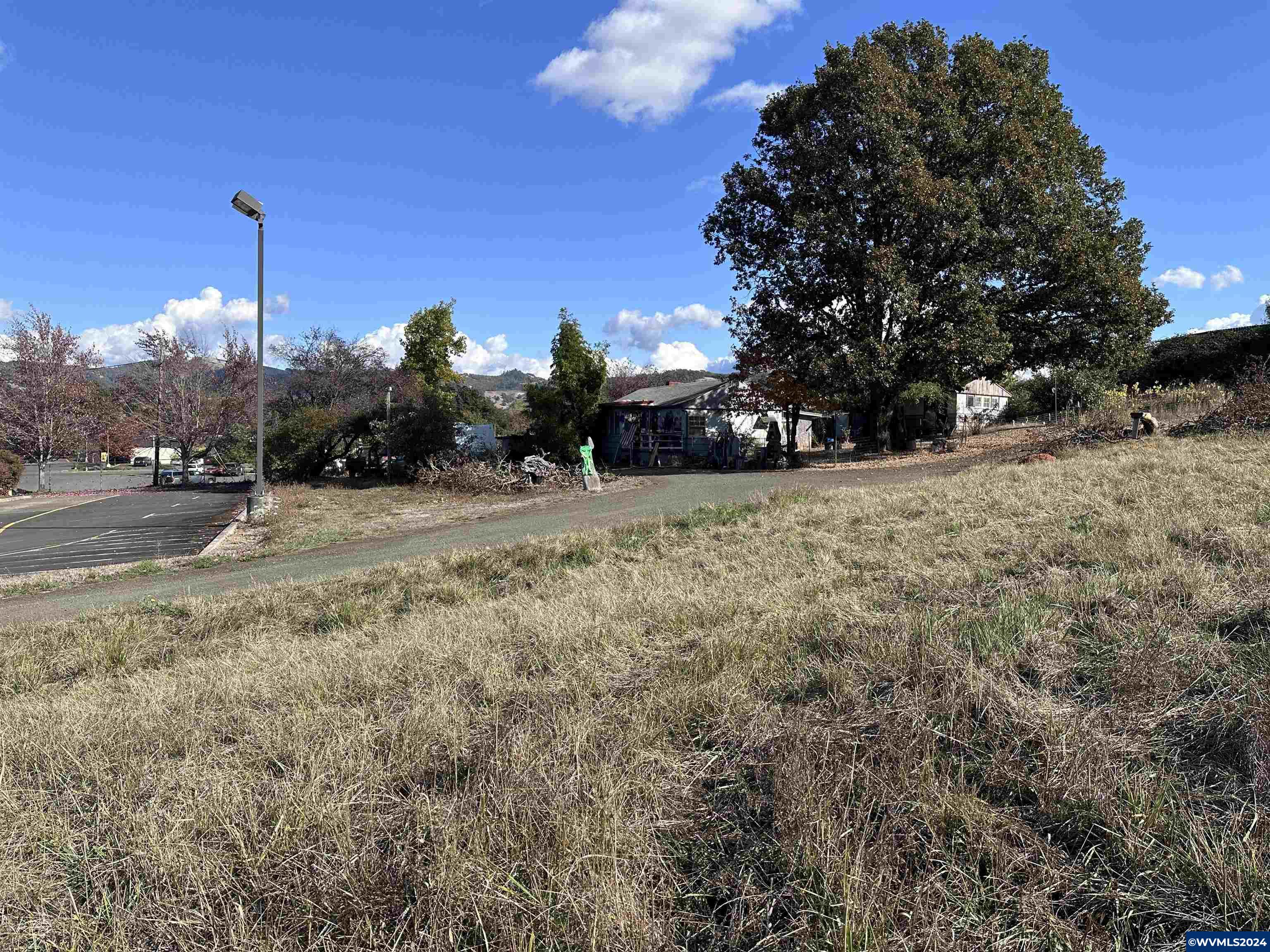 4807 Southwest Grange Road Roseburg, OR 97471 - Photo 5 of 14