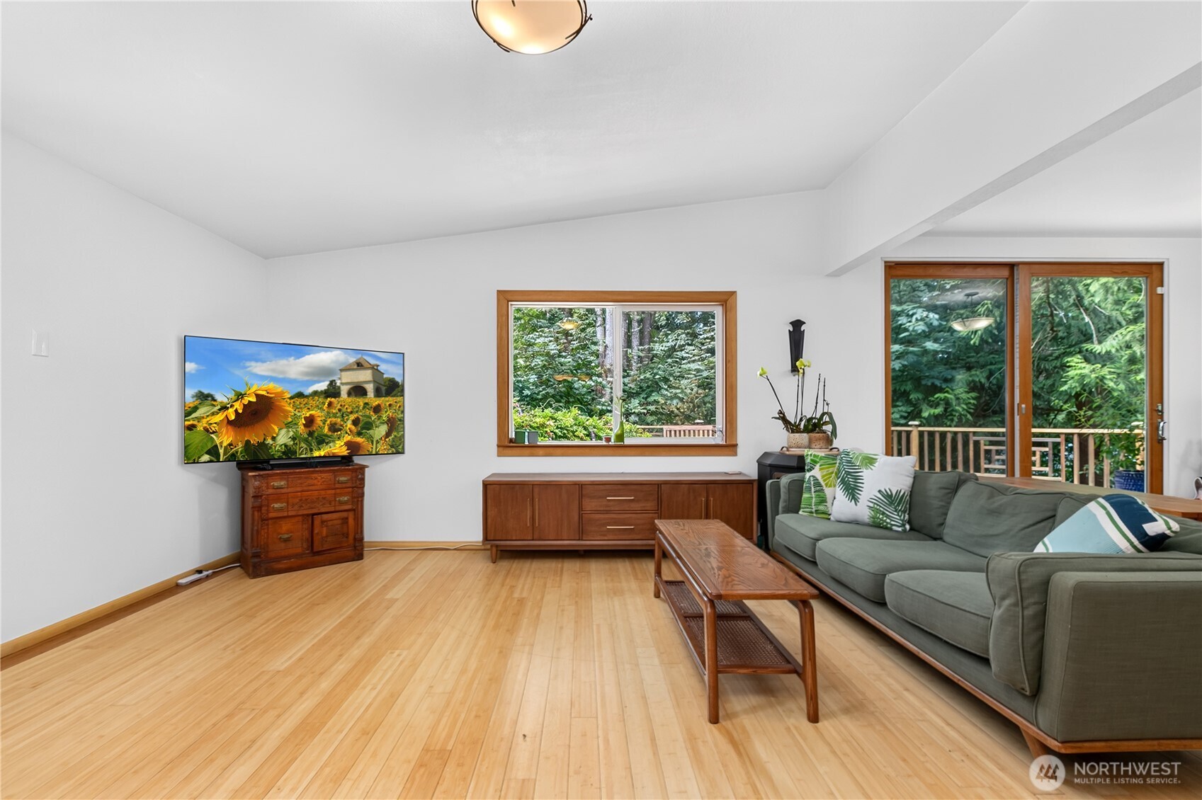 14325 East Lake Goodwin Road Stanwood, WA 98292 - Photo 8 of 39 Gallery Image 8
