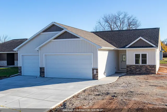 $449,900 | 1009 Lotus Trail, Menasha, WI 54952